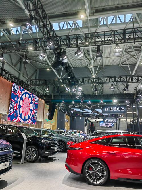 车友俱乐部酒会活动模板:《引擎与美酒,同享豪情》 车友俱乐部酒会活动模板:《引擎与美酒,同享豪情》