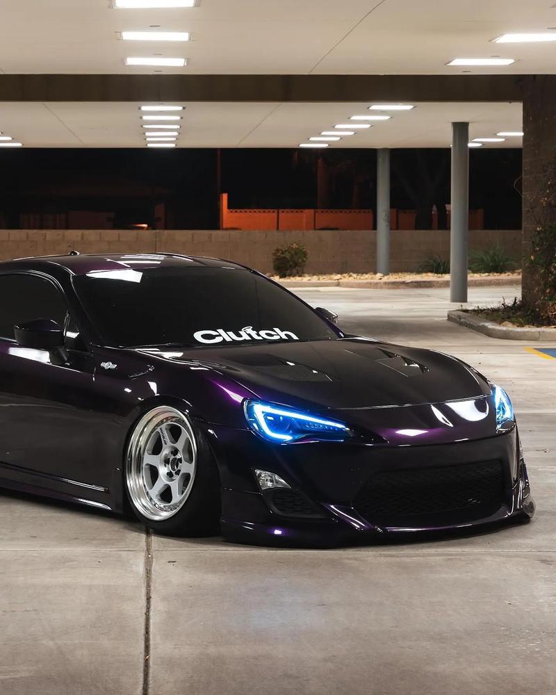 可以改装大脚车的平面游戏